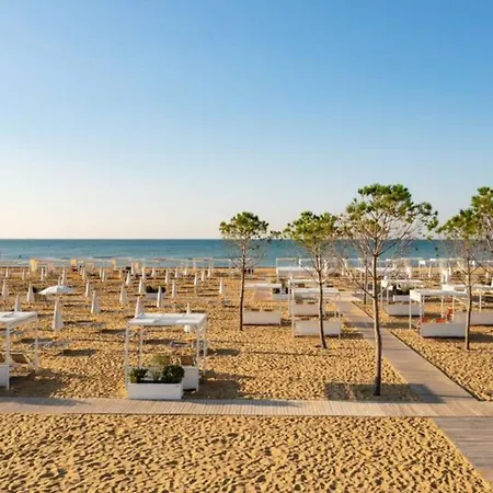 Modern Flat 300 M From The Sea Apartman